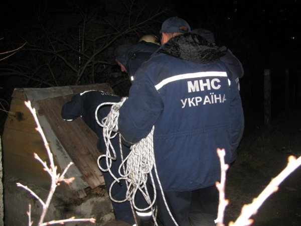 У Луцьку в колодязь впав чоловік. ФОТО