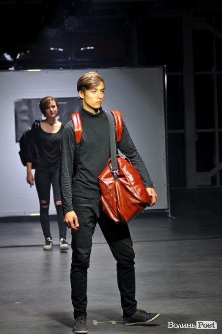 Свято краси і моди: як мийку в Луцьку перетворили на модний подіум