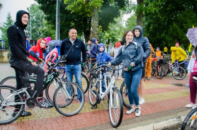 У волинському місті під дощем відбувся патріотичний велопробіг. ФОТО, ВІДЕО