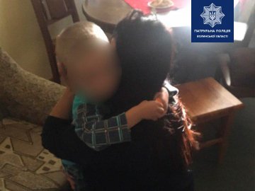 У Луцьку заблукав маленький хлопчик, який шукав свою маму. ФОТО