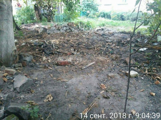 На вулиці в Луцьку демонтували сараї. ФОТО