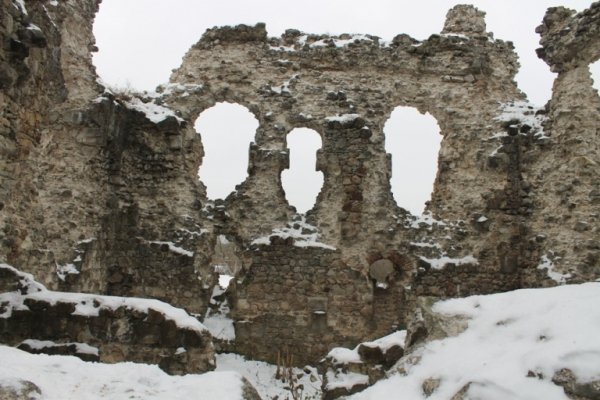 Наймістичніші замки Західної України. Моторошні історії кам'яних стін та загублених життів. ФОТО