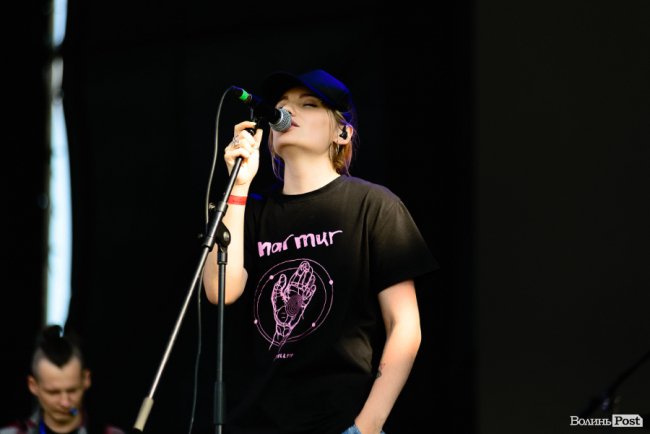 Патріотичні гутірки та захопливі бої: як минає другий день атмосферного «Бандерштату». ФОТО