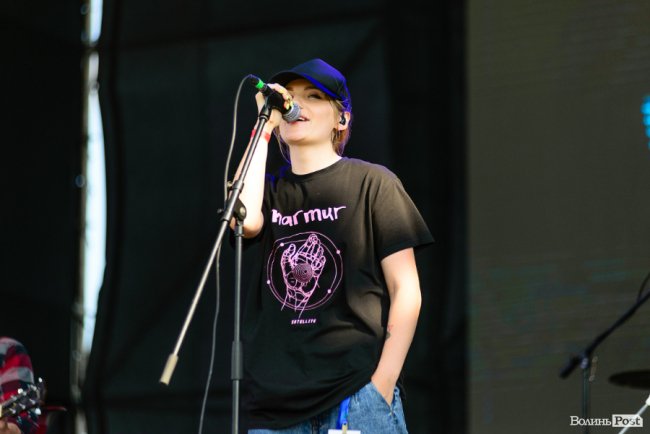 Патріотичні гутірки та захопливі бої: як минає другий день атмосферного «Бандерштату». ФОТО