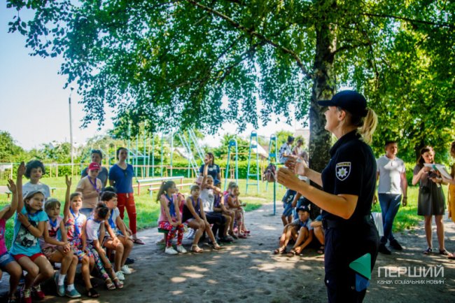 «Світлодіти»: у Луцьку бізнес і поліція вчать дітей безпеці на дорозі. ФОТО*