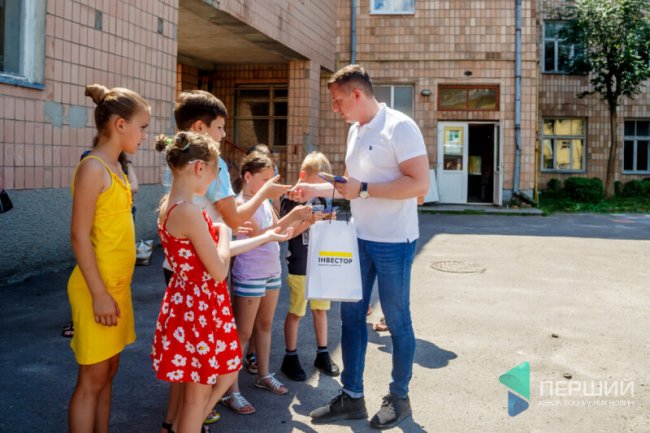 «Світлодіти»: у Луцьку бізнес і поліція вчать дітей безпеці на дорозі. ФОТО*