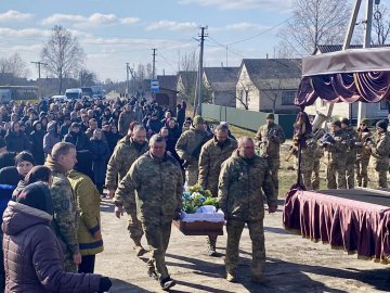 На Волині провели в останню путь Героя Сергія Янчука