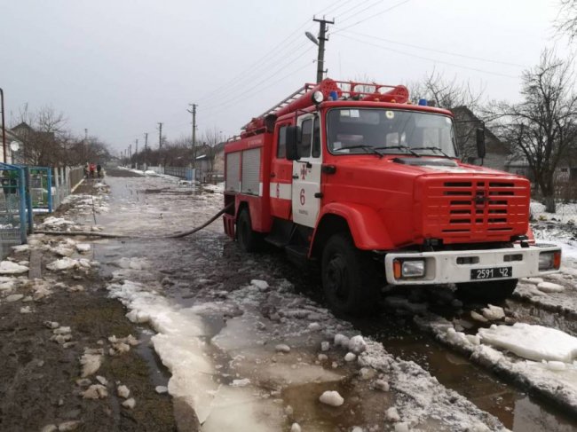 У волинському селі «тонуть» оселі. ФОТО