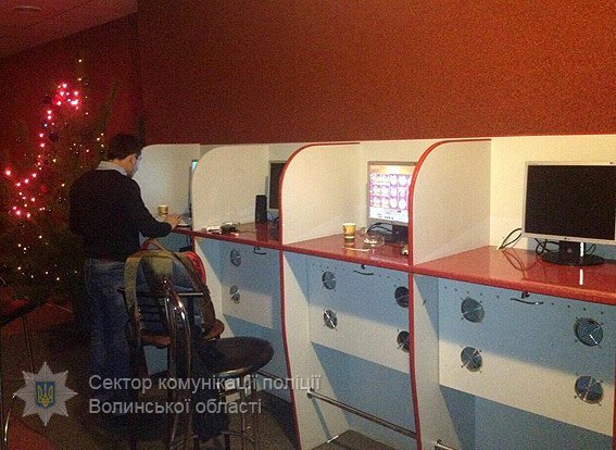 На Волині з підпільного казино вилучили техніки на 100 тисяч