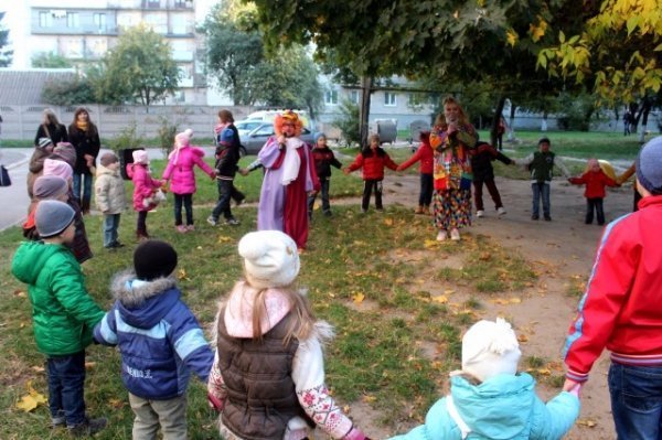 У Луцьку з'явилися нові дитячі майданчики. ФОТО. ВІДЕО