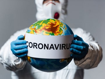 Розповіли, скільки українців померли від COVID-19 за кордоном