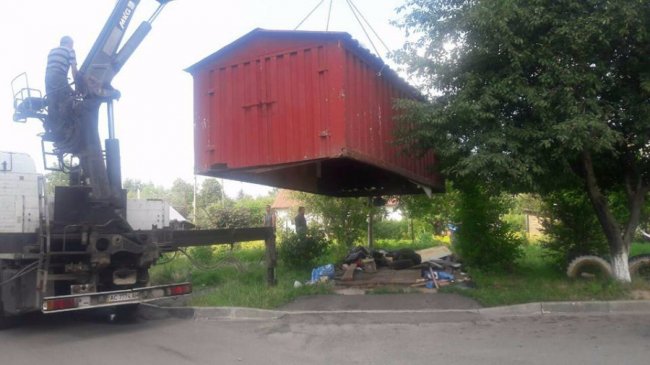 У Луцьку демонтували сараї, які «роками стояли занедбані»