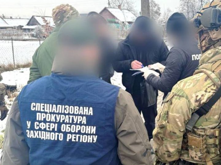 Правоохоронця з Волині підозрюють у нелегальній торгівлі деревиною у прикордонній зоні