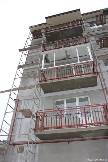 Як у Луцьку відновлюють будинок з обвалом. ФОТО