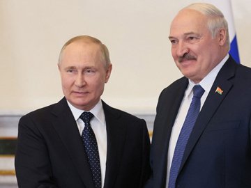 Лукашенко пригрозив Заходу, що його літаки вже можуть нести ядерну зброю РФ