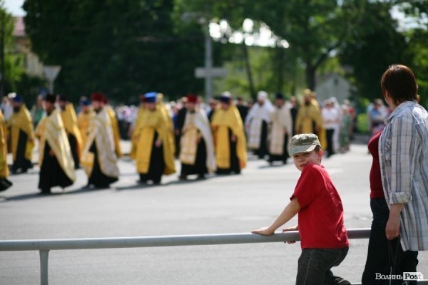 Миколая Чудотворця у Луцьку вшанували хресною ходою. ФОТО 