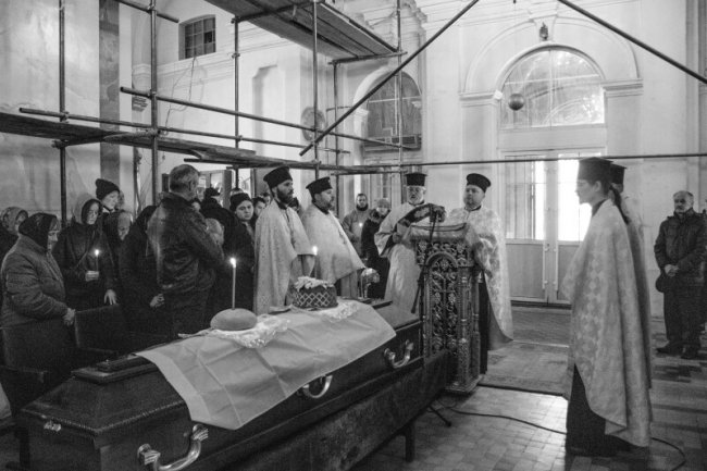 Лучани провели в останню путь Захисника Юрія Волошина