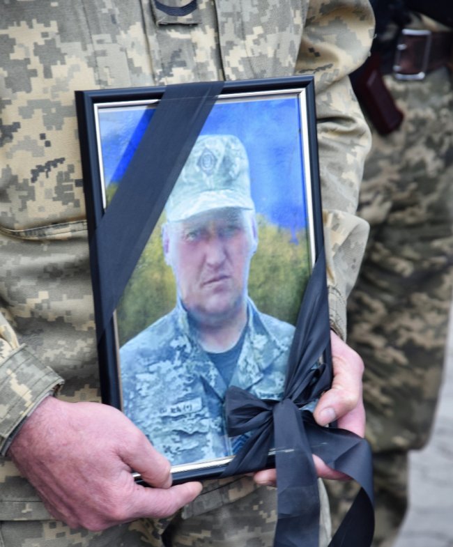 Любешівщина попрощалася із п'ятьма Героями. ФОТО