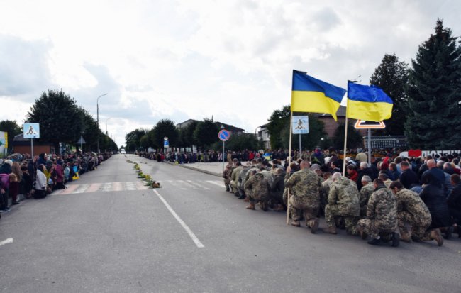 Любешівщина попрощалася із п'ятьма Героями. ФОТО