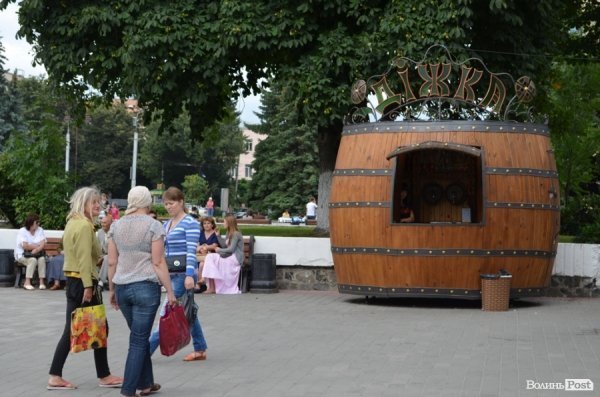 Кому заважає пивна «Діжка» в центрі Луцька. ФОТО