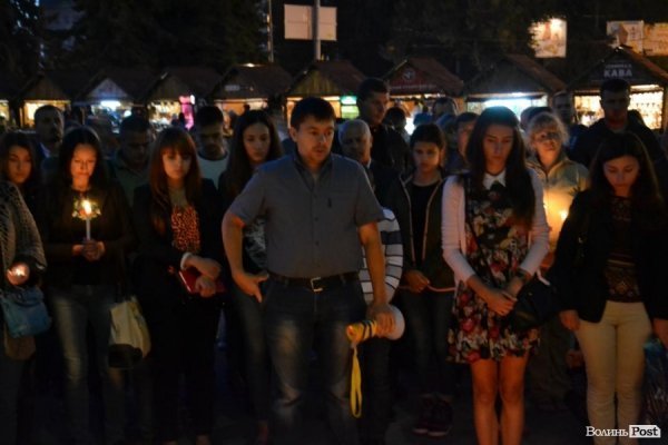 У Луцьку перед Дня Незалежності України вшанували тих, хто віддав за неї життя. ФОТО