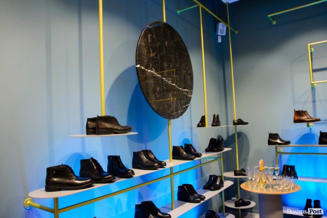 У кожну пару ми «зашиваємо» любов: у центрі Луцька відкрили унікальний взуттєвий простір-кав’ярню «IKOS»*