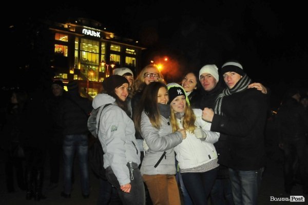 Як у Луцьку музиканти розважали люд на Євромайдані. ФОТО. ВІДЕО