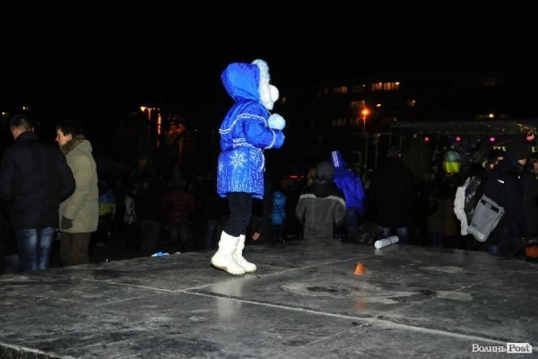 Як у Луцьку музиканти розважали люд на Євромайдані. ФОТО. ВІДЕО