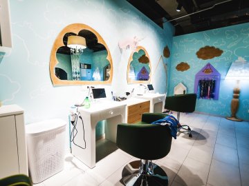 У луцькому «Промені» працює «Сімейна перукарня». ФОТО*