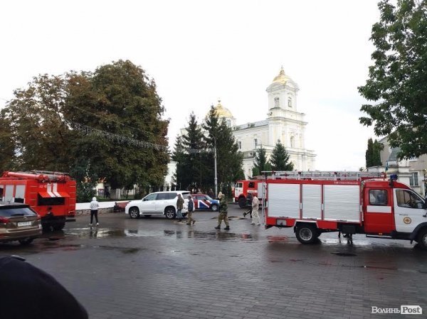 Лучан нажахала раптова поява пожежних машин в центрі міста. ФОТО