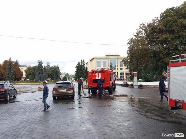 Лучан нажахала раптова поява пожежних машин в центрі міста. ФОТО