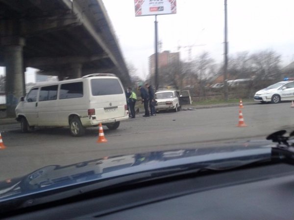 У Луцьку не розминулися ВАЗ і «Фольксваген». ФОТО