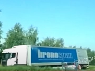 На Волині водій легковика заснув і протаранив фуру. ВІДЕО