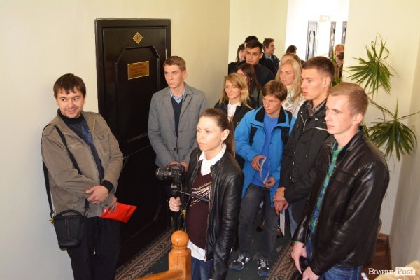 У Луцьку влаштували «тур» міськрадою. ФОТО