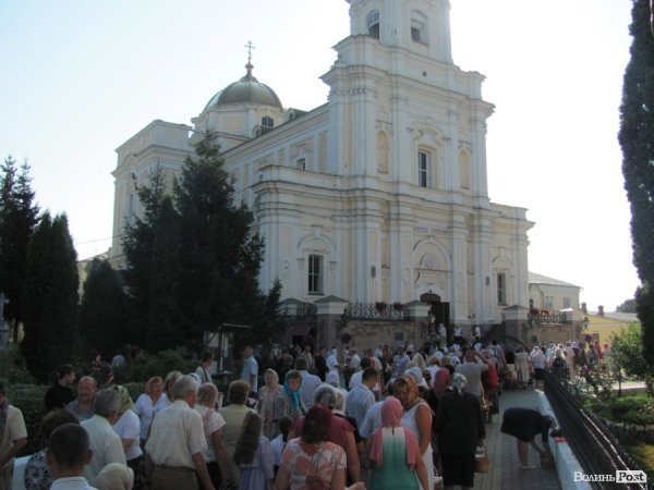 Як Луцьк відзначає Яблучний Спас. ФОТО