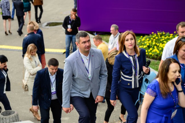 «Ми об’єдналися, щоб помирити українців»: найцікавіше з виступу Ігоря Палиці на з’їзді партії «ЗА Майбутнє»