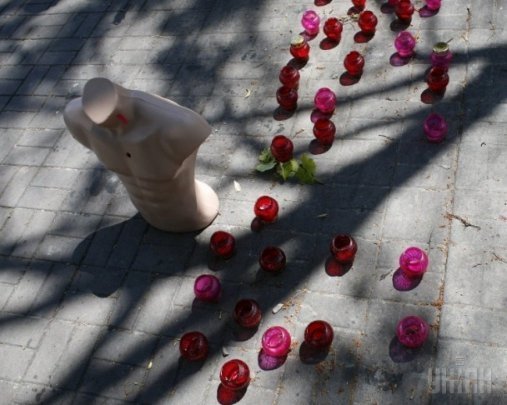 На Майдані з манекенами розслідують розстріл Небесної сотні. ФОТО