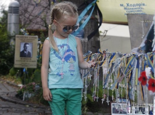 На Майдані з манекенами розслідують розстріл Небесної сотні. ФОТО