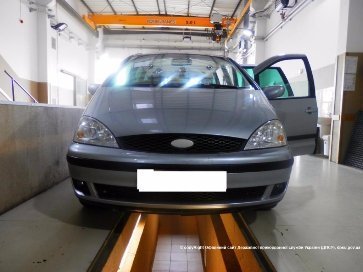 Волинянин намагався вивезти до Польщі старовинні монети, знаки та герби