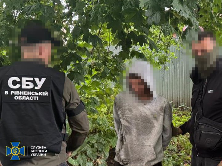 Заклав бомбу у сміттєвий бак: у центрі Рівного завербований росіянами чоловік готував теракт