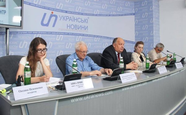 Ініціатива Порошенка може стати «інструментом знищення України», - експерти