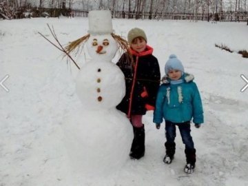 У Шацьку затіяли флешмоб сніговиків