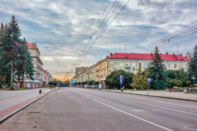 Серія незвичних фото Луцька зі звичних місць