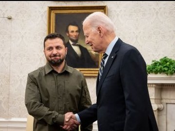 NBC: Байден пообіцяв Зеленському передати далекобійні ракети