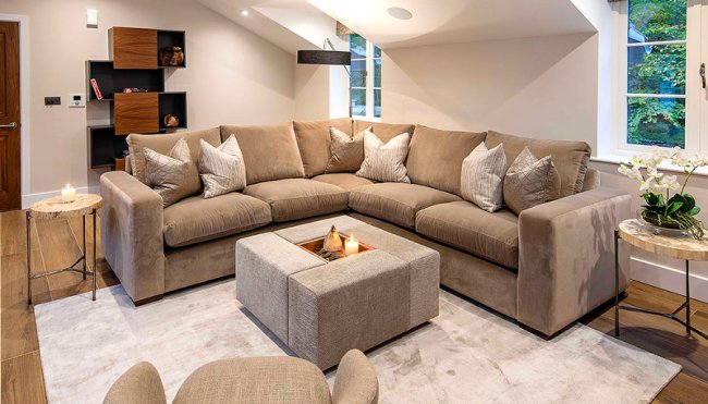 Розкладні, модульні чи кутові: гід по типах диванів для сучасного житла