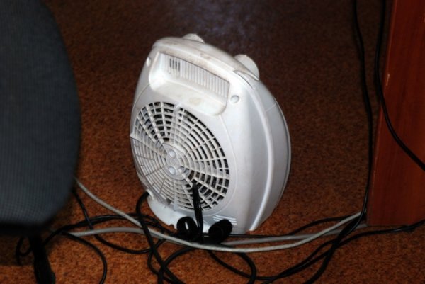 Як виглядає скромний кабінет депутата Луцькради Романа Романюка