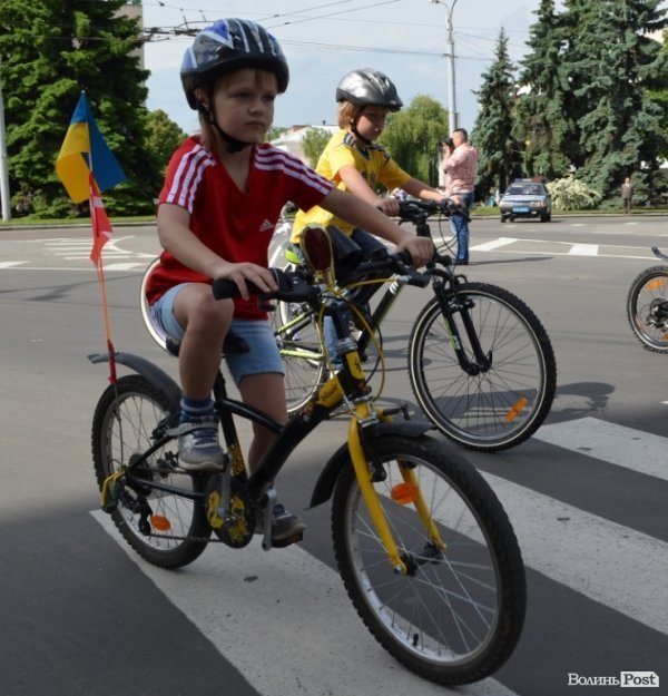 Велодень у Луцьку зібрав більше тисячі людей. ФОТО 