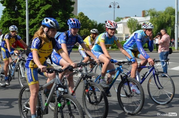 Велодень у Луцьку зібрав більше тисячі людей. ФОТО 