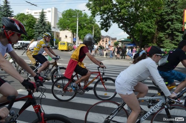 Велодень у Луцьку зібрав більше тисячі людей. ФОТО 