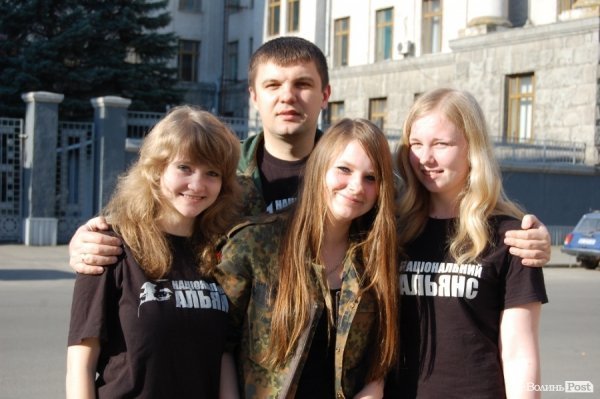 До волинського лісу відправили 130 камуфльованих молодиків